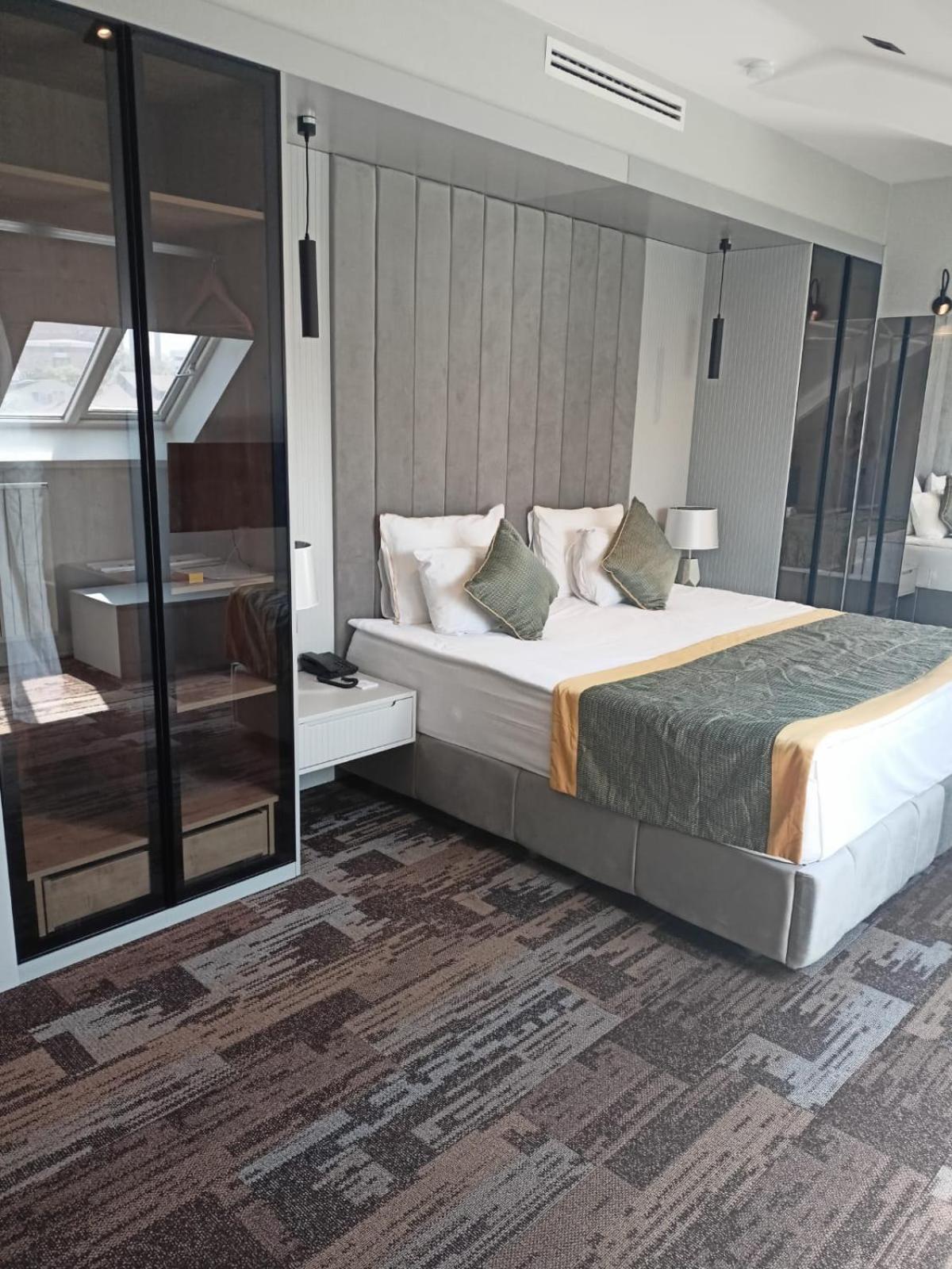 Livello Hotel Istanbul Bagian luar foto